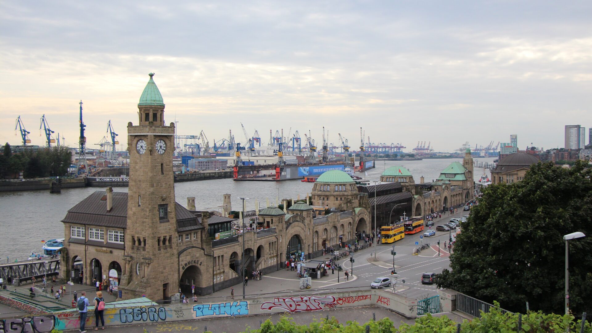Stadtrundfahrten und Buscharter